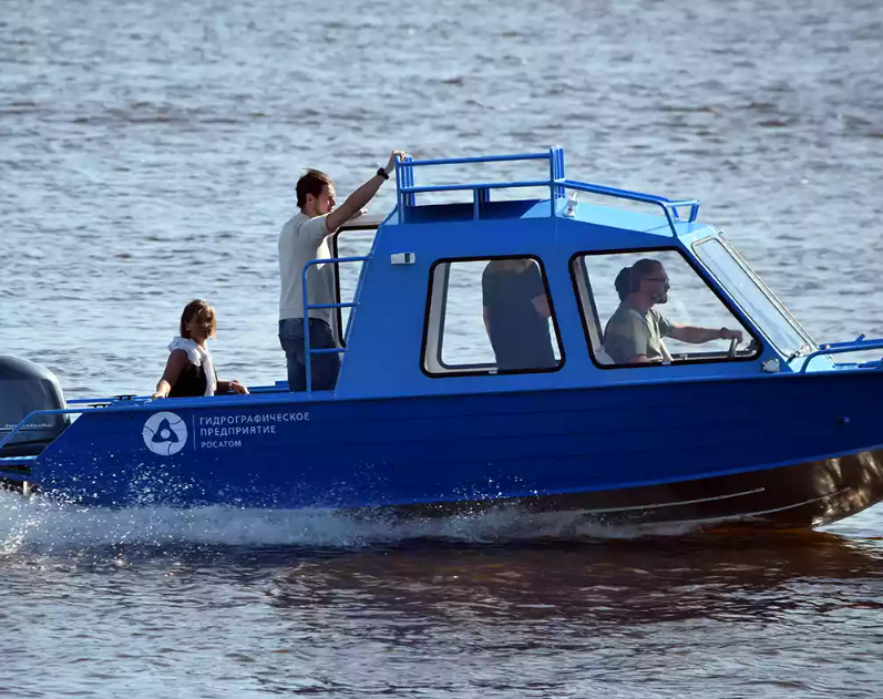 Алюминиевый катер Неман-500 (закрытая рубка) в Санкт-Петербурге