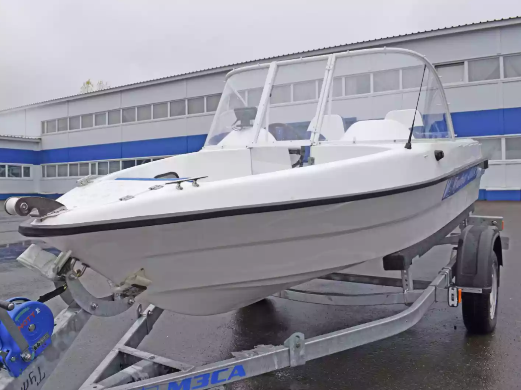 Стеклопластиковый катер Wyatboat-430DCМ (килевая) в Санкт-Петербурге