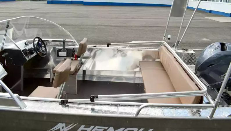 Алюминиевый катер Неман-500 DCM в Санкт-Петербурге