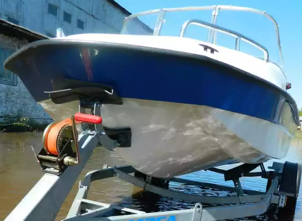 Стеклопластиковый катер Wyatboat-430 M (тримаран) в Санкт-Петербурге