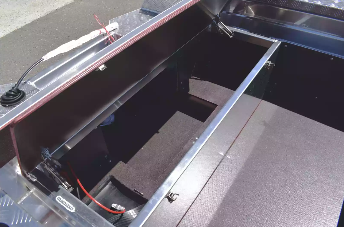 Алюминиевая лодка Wyatboat-390 DCM в Санкт-Петербурге