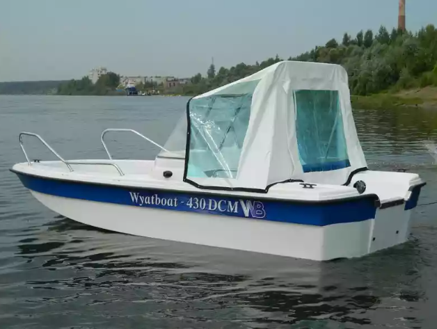 Стеклопластиковый катер Wyatboat-430 DCM (тримаран) в Санкт-Петербурге