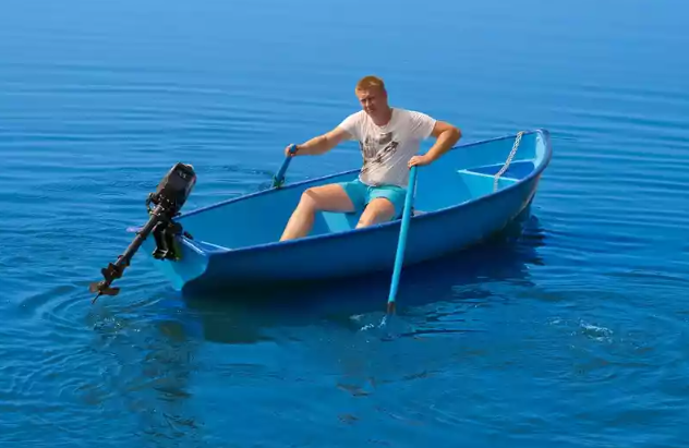 Стеклопластиковая лодка Омуль в Санкт-Петербурге