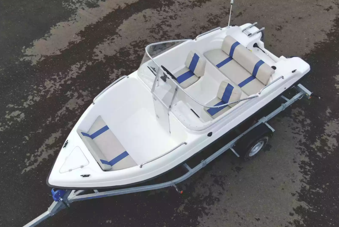 Стеклопластиковый катер Wyatboat-3 DC Open в Санкт-Петербурге