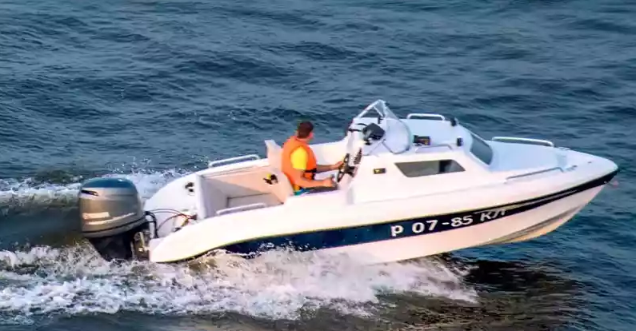 Стеклопластиковый катер Neman-500 в Санкт-Петербурге