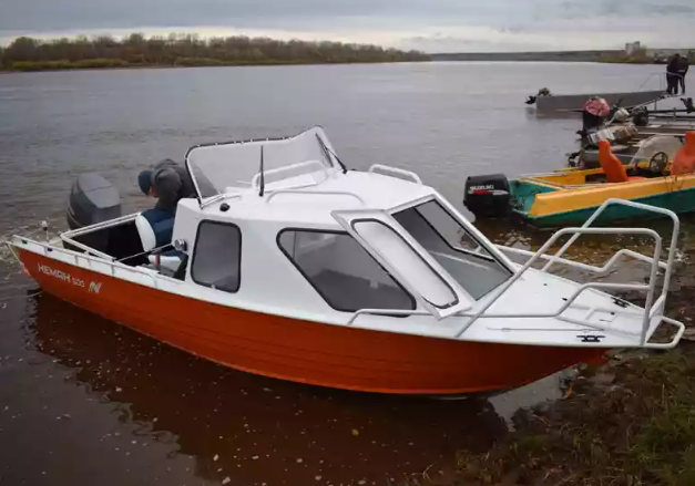 Алюминиевый катер Неман-500 (каютный) в Санкт-Петербурге