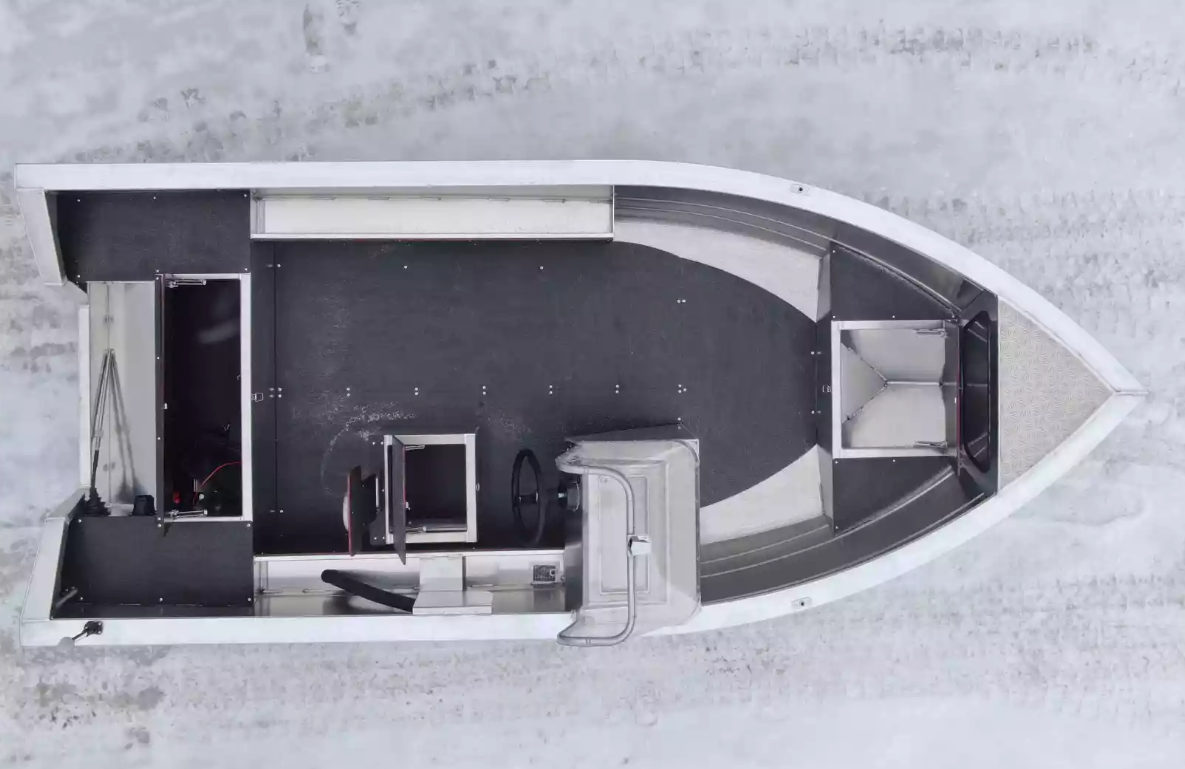 Алюминиевый катер Неман-400 С в Санкт-Петербурге