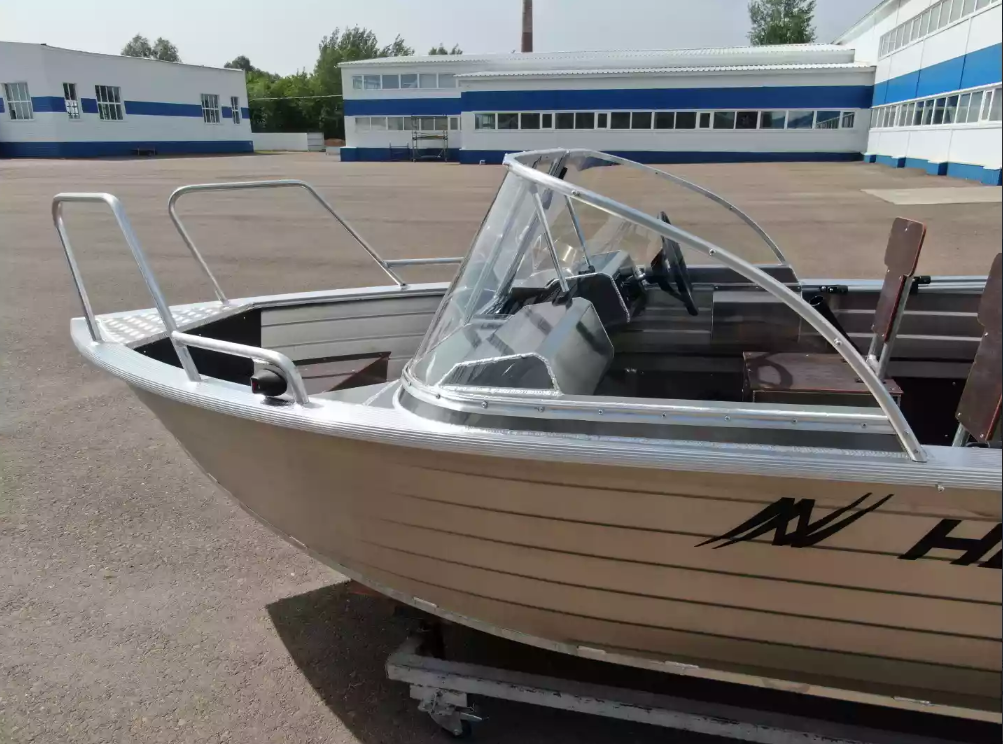 Алюминиевая лодка  Неман-400 DCM NEW в Санкт-Петербурге