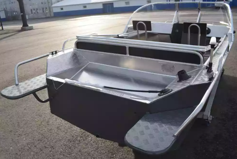 Алюминиевый катер Wyatboat-460 DCM в Санкт-Петербурге
