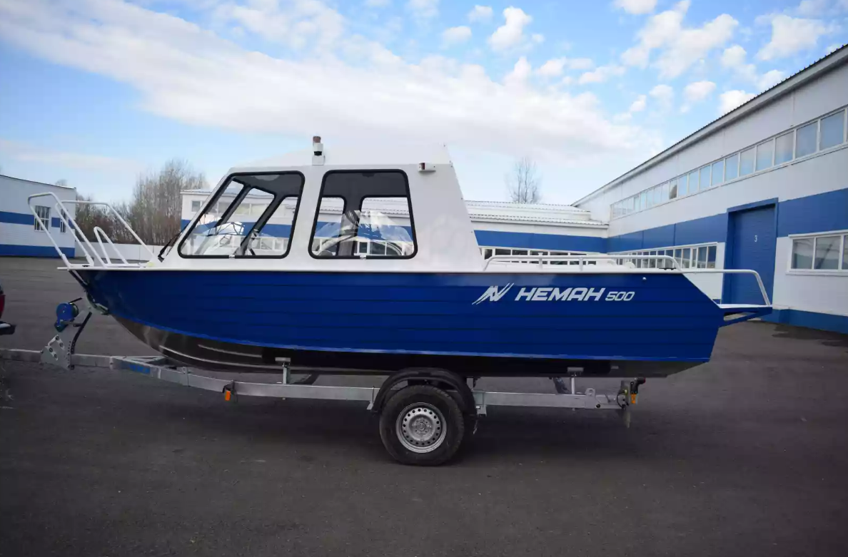 Алюминиевый катер Неман-500 (закрытая рубка) в Санкт-Петербурге