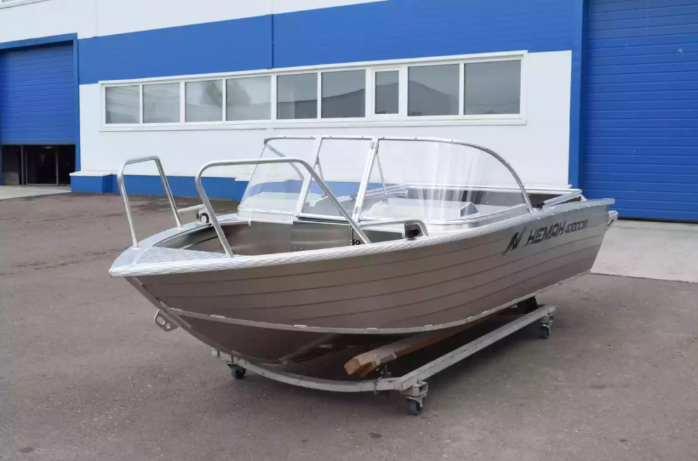 Алюминиевая лодка  Неман-400 DCM NEW в Санкт-Петербурге