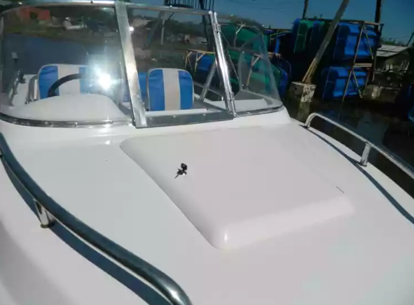 Стеклопластиковый катер Wyatboat-430 M (тримаран) в Санкт-Петербурге