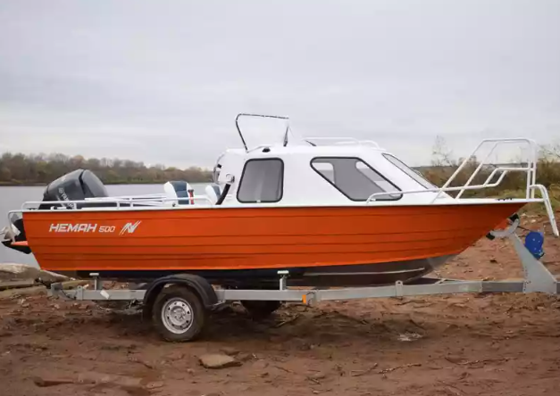 Алюминиевый катер Неман-500 (каютный) в Санкт-Петербурге