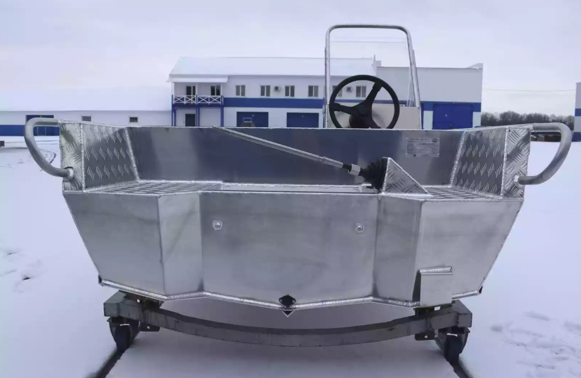 Алюминиевый катер Wyatboat-390 C в Санкт-Петербурге