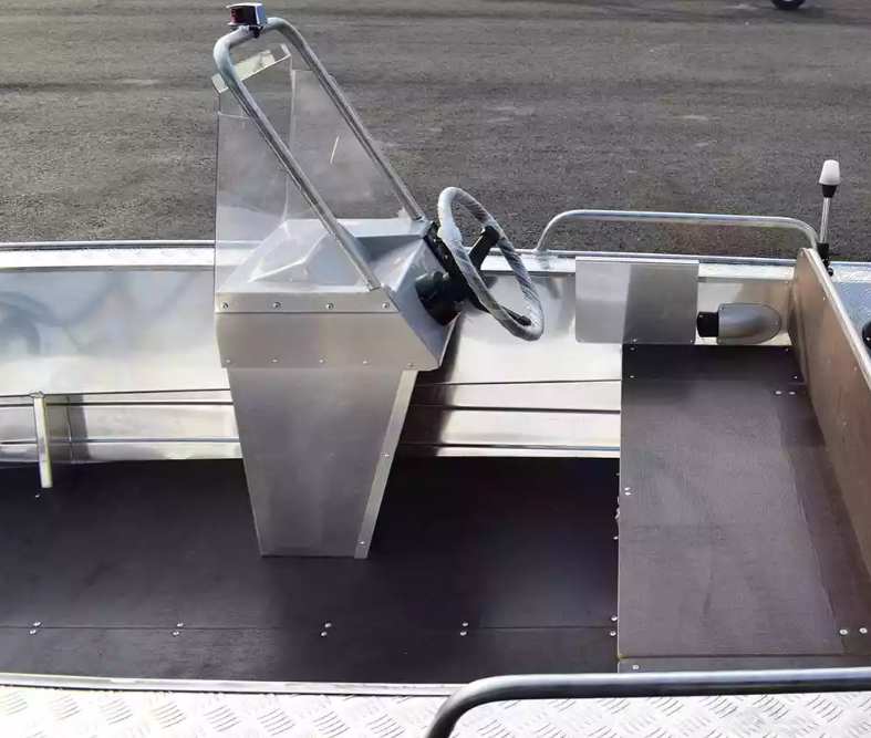 Алюминиевый катер Wyatboat-430 C в Санкт-Петербурге