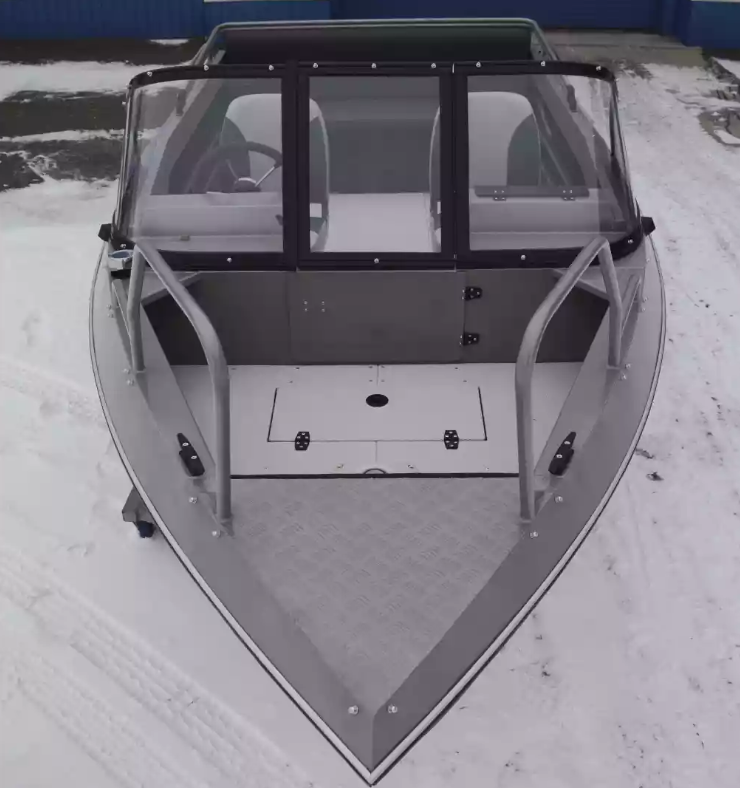 Алюминиевый катер Неман 550 DC в Санкт-Петербурге