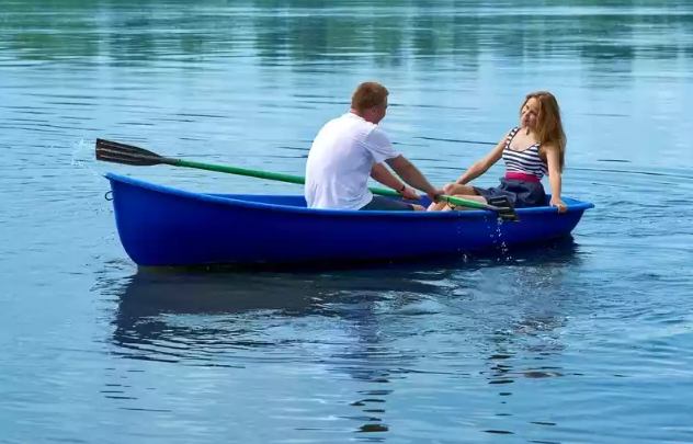 Стеклопластиковая лодка Дельфин в Санкт-Петербурге