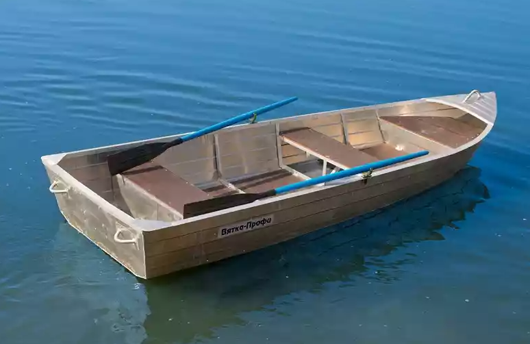Алюминиевая лодка Вятка-Профи 32 в Санкт-Петербурге
