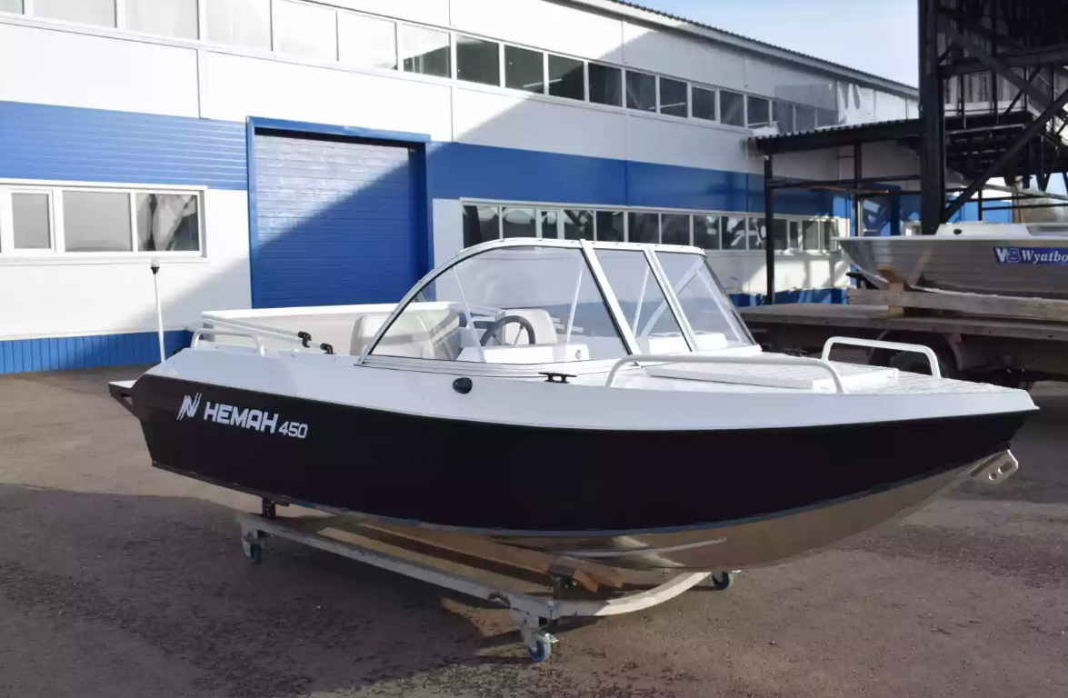 Алюминиевый катер Неман-450 в Санкт-Петербурге
