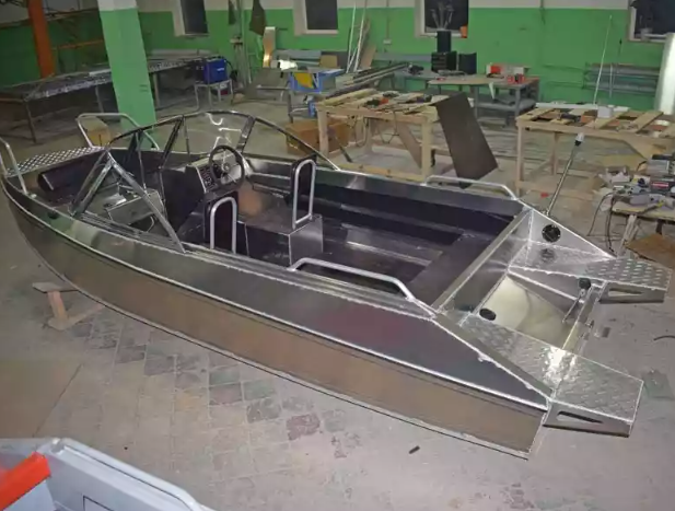 Алюминиевый катер Неман-500 DC (без покраски) в Санкт-Петербурге