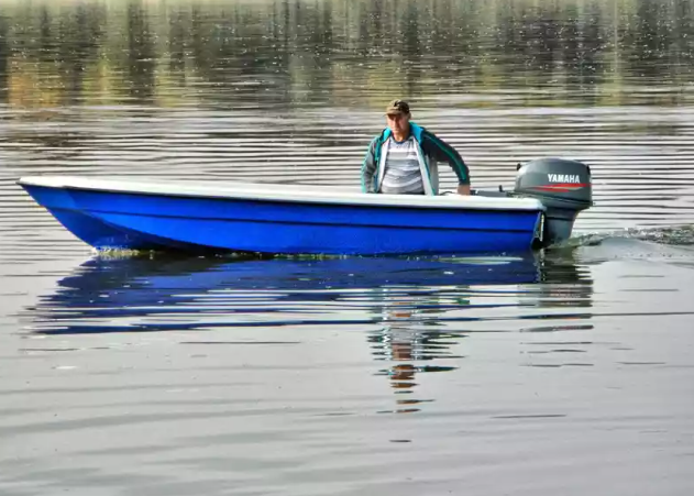 Стеклопластиковая лодка Wyatboat 430 тримаран в Санкт-Петербурге