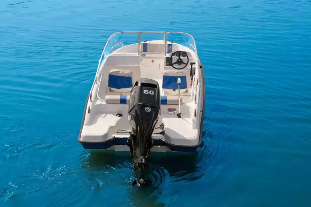 Стеклопластиковый катер Wyatboat-3 DC Open в Санкт-Петербурге