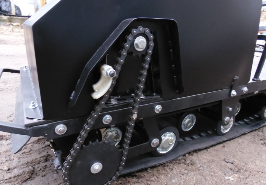 Мотобуксировщик AhtaR Зима 15 л/с с вариатором в Санкт-Петербурге