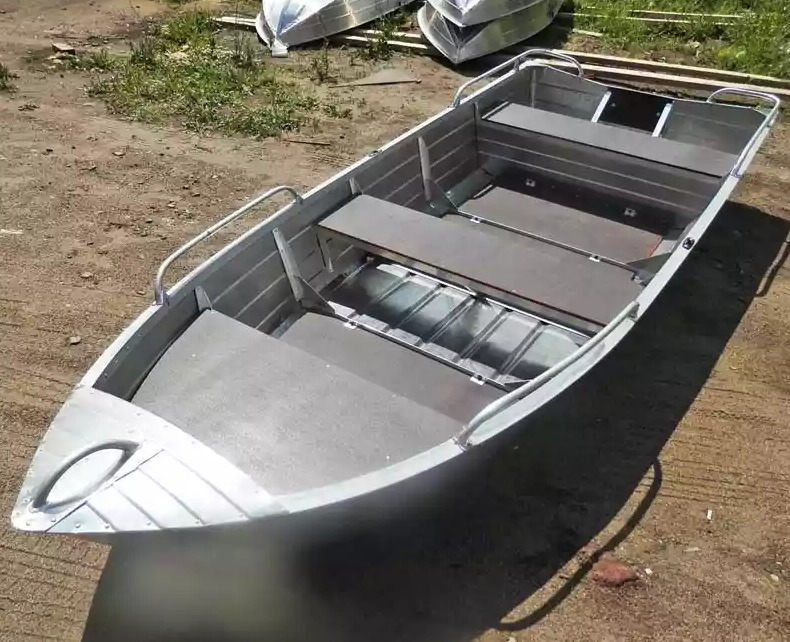 Алюминиевая лодка Вятка-Профи 37 в Санкт-Петербурге
