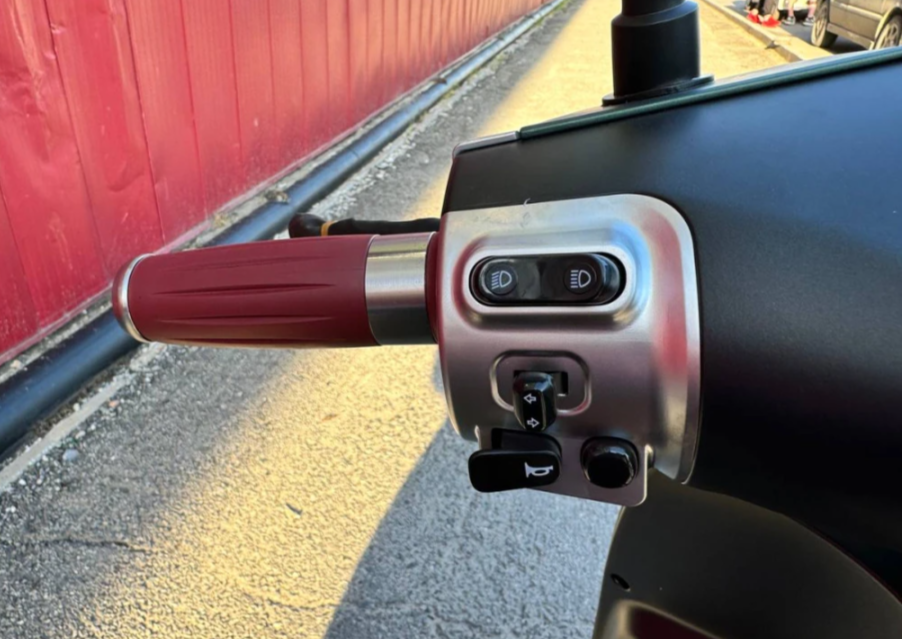 Скутер PROMAX Miami 240 (49) в Санкт-Петербурге