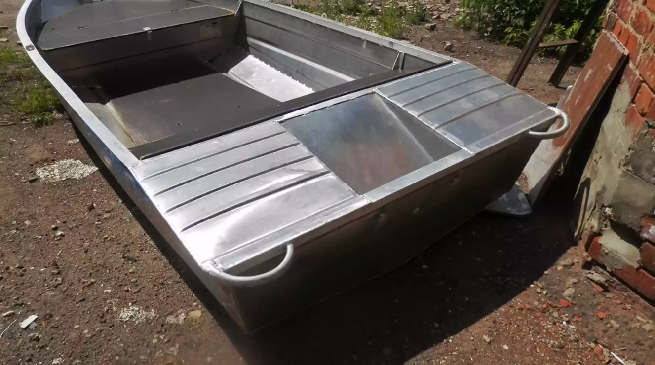 Алюминиевая лодка Вятка-Профи Вариант в Санкт-Петербурге