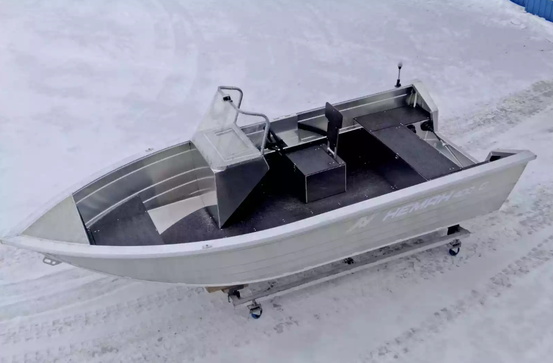 Алюминиевая лодка Неман-400 С в Санкт-Петербурге