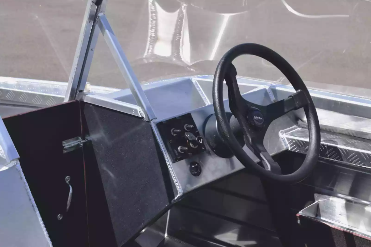 Алюминиевый катер Wyatboat-390 DCM в Санкт-Петербурге