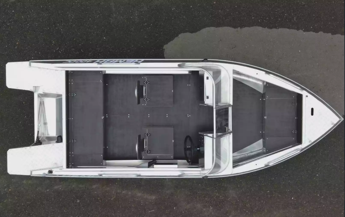 Алюминиевый катер Neman-400 DC в Санкт-Петербурге