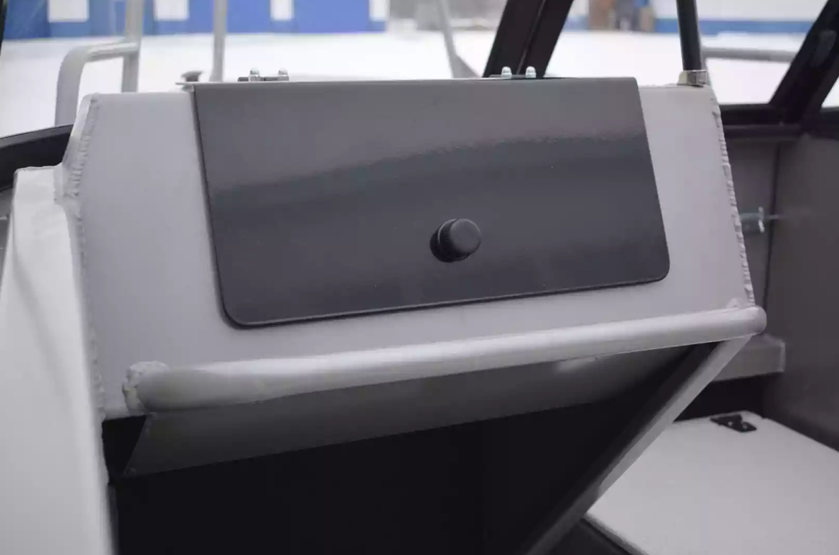 Алюминиевый катер Неман 550 DC в Санкт-Петербурге