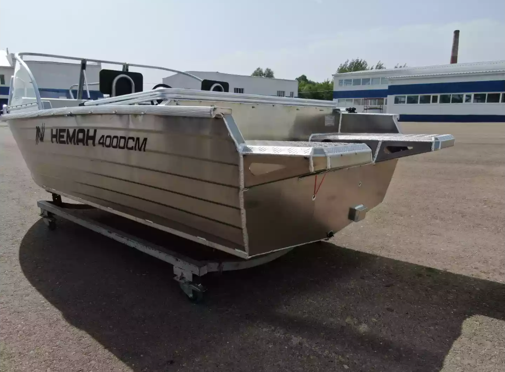 Алюминиевая лодка  Неман-400 DCM NEW в Санкт-Петербурге