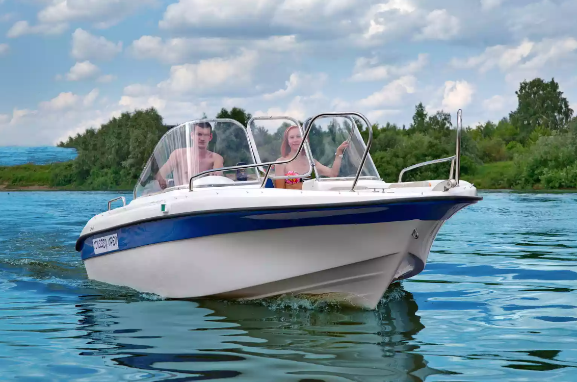 Стеклопластиковый катер Neman-530 Open в Санкт-Петербурге