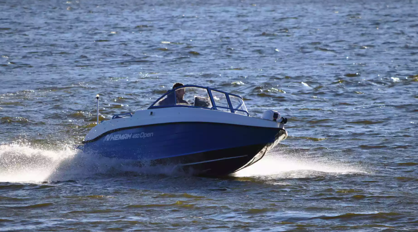 Комбинированный катер Neman-450 Open в Санкт-Петербурге