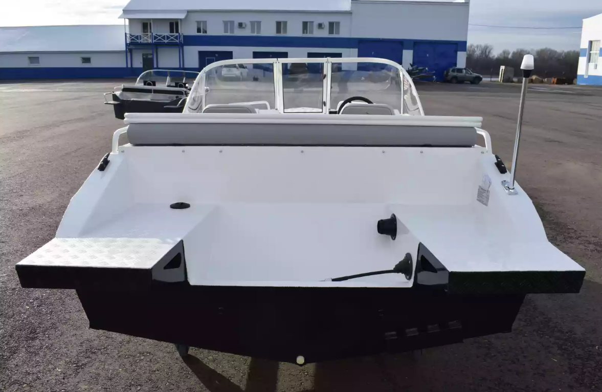 Алюминиевый катер Неман-450 в Санкт-Петербурге