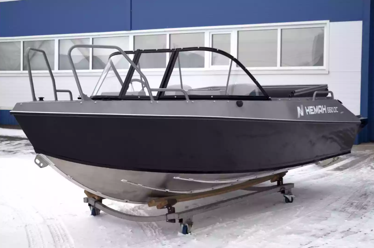 Алюминиевый катер Неман 550 DC в Санкт-Петербурге