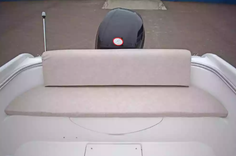 Стеклопластиковый катер Neman-530 с каютой в Санкт-Петербурге