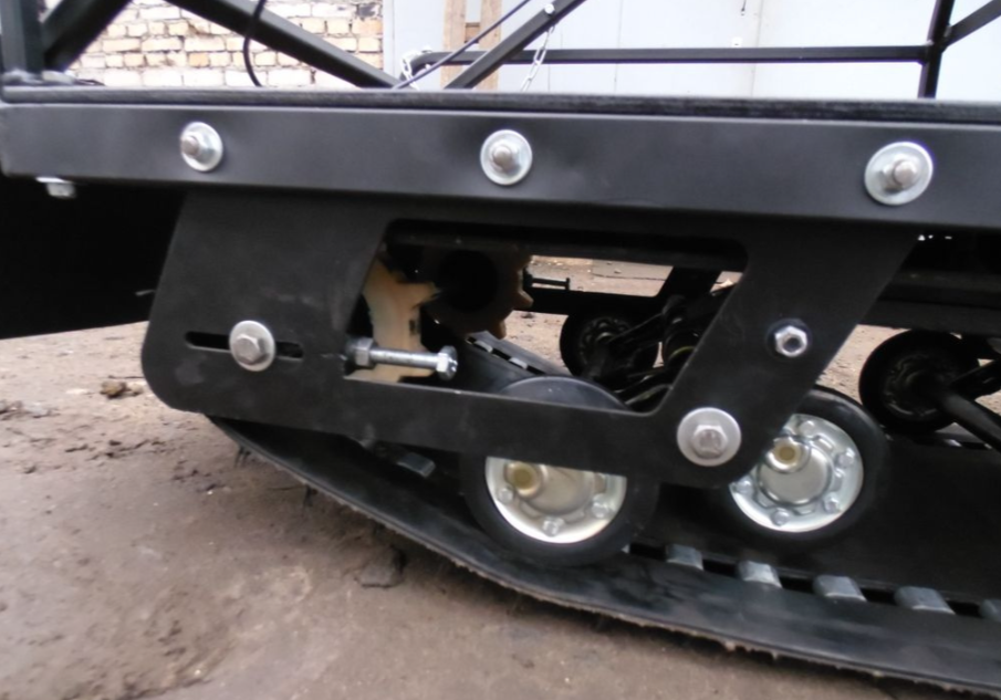 Мотобуксировщик AhtaR Зима 15 л/с с вариатором в Санкт-Петербурге