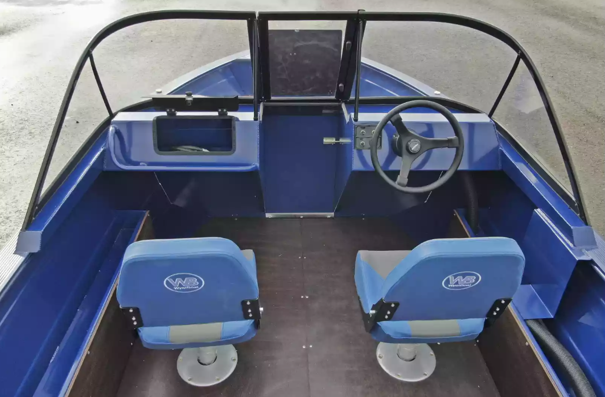 Алюминиевый катер Неман-420 DCM в Санкт-Петербурге