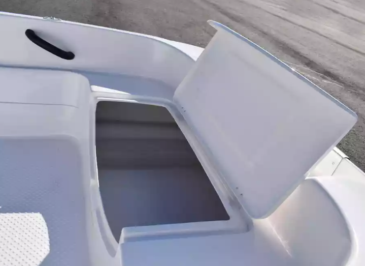 Стеклопластиковая лодка Пингвин (тримаран) в Санкт-Петербурге