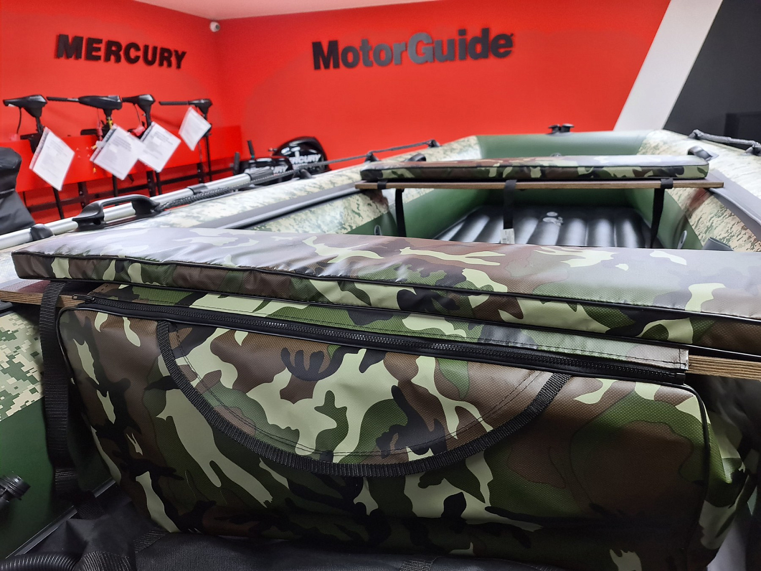 КОМПЛЕКТ МЯГКИХ НАКЛАДОК С СУМКОЙ ДЛЯ ЛОДОК 105Х20 КАМУФЛЯЖ в Санкт-Петербурге