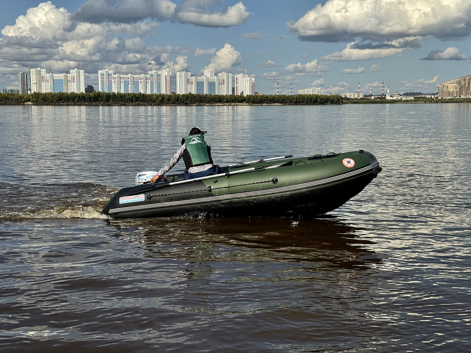 Лодка MISHIMO BIG FLOOR 440 в Санкт-Петербурге