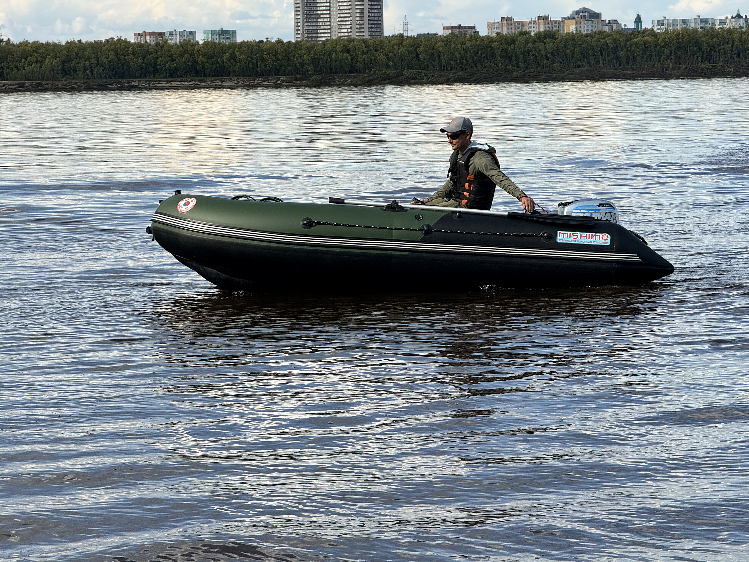 Лодка MISHIMO BIG FLOOR 380 в Санкт-Петербурге