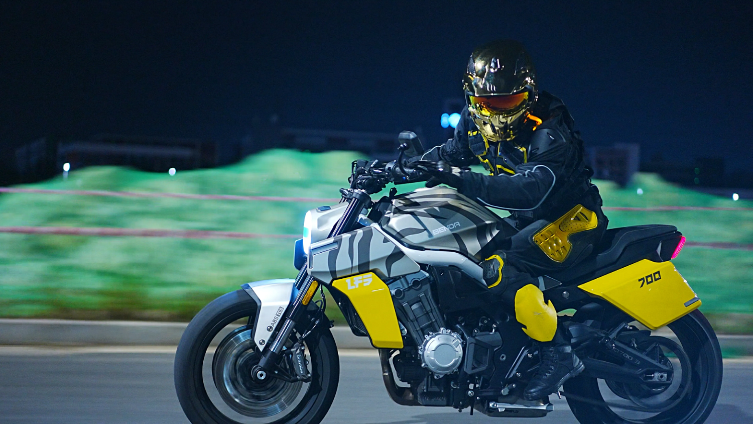 Мотоцикл Benda LFS 700 в Санкт-Петербурге